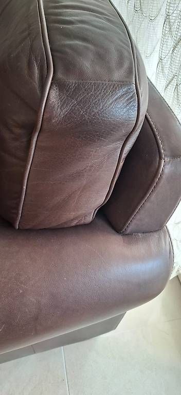 Sofas: Ledersofa mit zwei Sesseln und Höcker – Gebraucht aus Zürich von Joel2004 2
