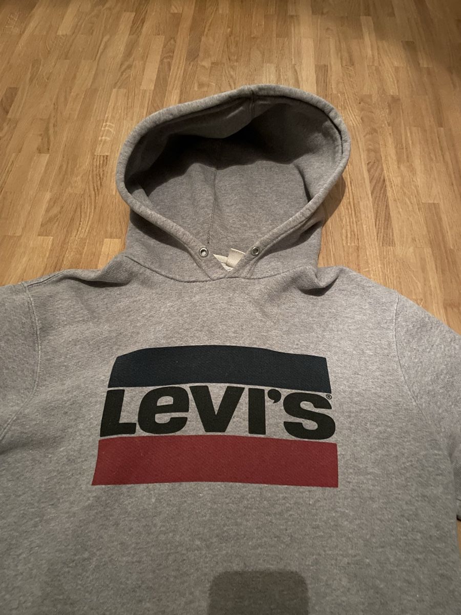 Levi's Maglioni & Felpe: Levi's Hoodie Grau, Grösse M – Usato da Winterthur venduto da Pdiddle 1