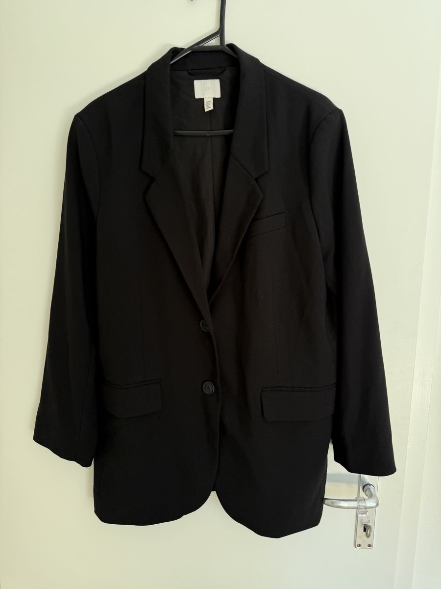 H&M Completi & Tailleur: Blazer H&M  – Usato da Luzern venduto da AlinaPa