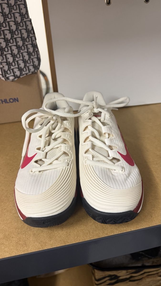 Damenschuhe: Tennis Schuhe Allcourt – Neu und originalverpackt aus Seuzach von aes_xj6f 2
