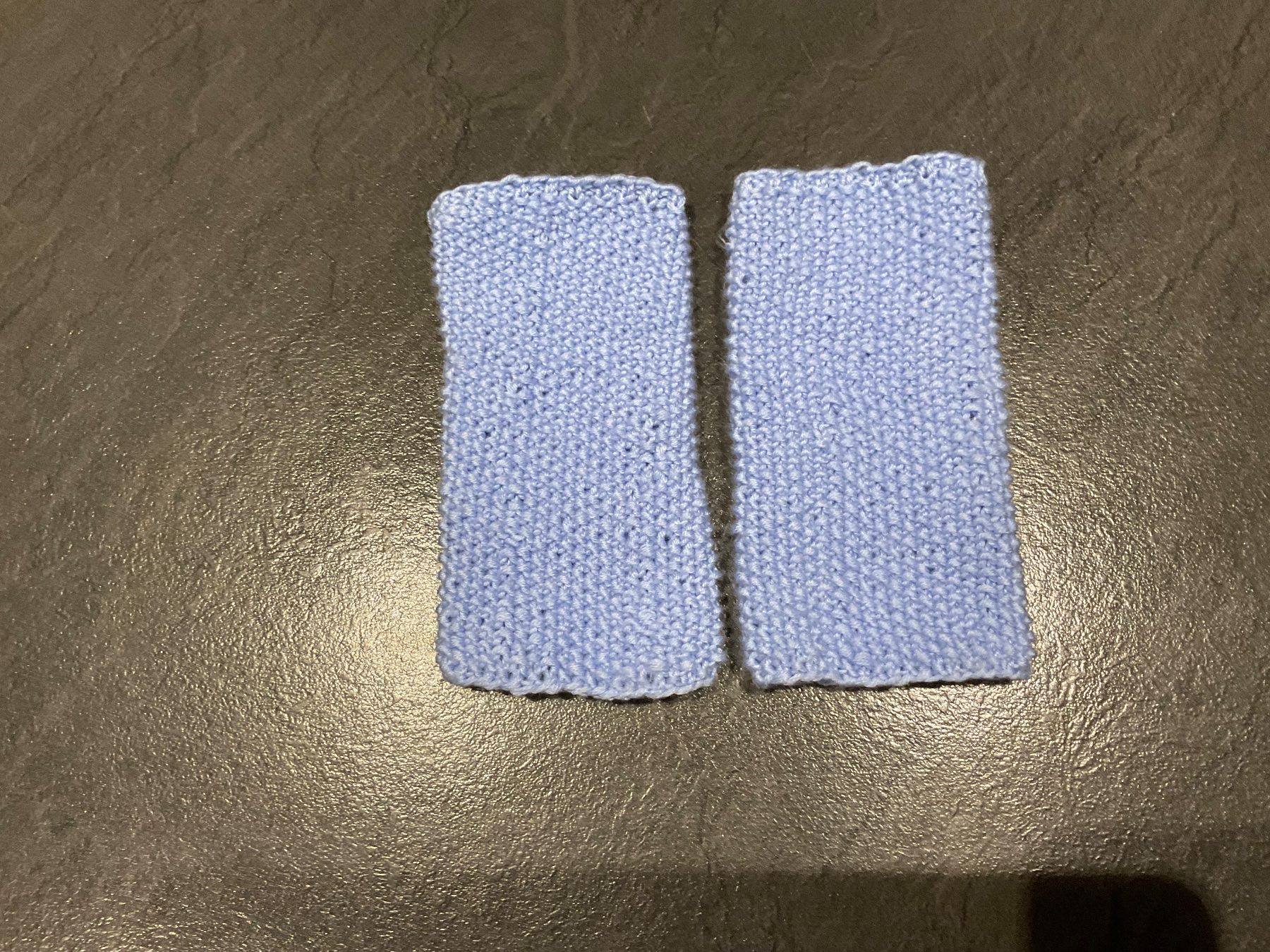 Guanti & manicotti: Handgestrickte Pulswärmer Amedisli Hellblau – Nuovo (secondo la descrizione) da Wetzikon ZH venduto da FeeF