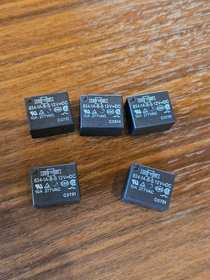 Componenti elettronici: Allzweckrelais 12V DC 10A – Nuovo (secondo la descrizione) da Lenk im Simmental venduto da oli66661
