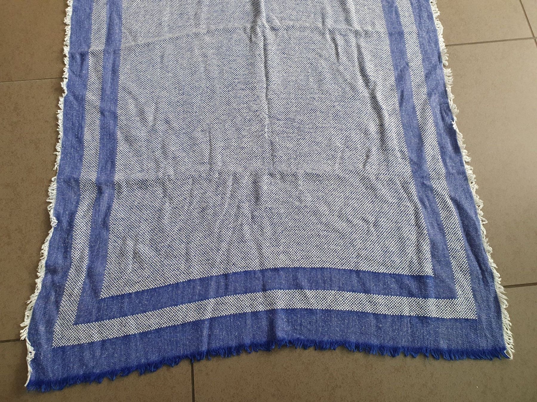 Escada Foulard & Sciarpe: Escada Foulard – Nuovo (secondo la descrizione) da Zürich venduto da Orchidee 4