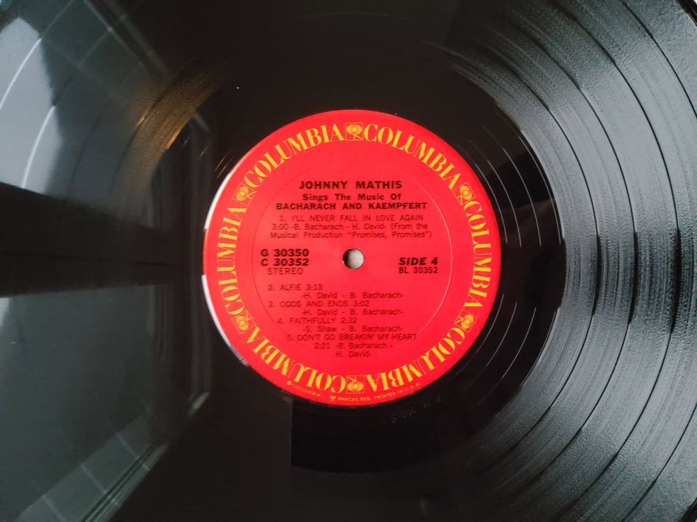Johnny Mathis –Sings The Music Of Bacharach & Kaempfert/DLP | Kaufen ...