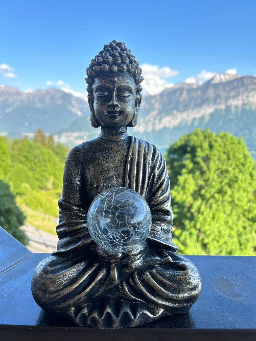 Lampade: Solar Buddha Statue goldenfarbig – Usato da Beatenberg venduto da buy2you