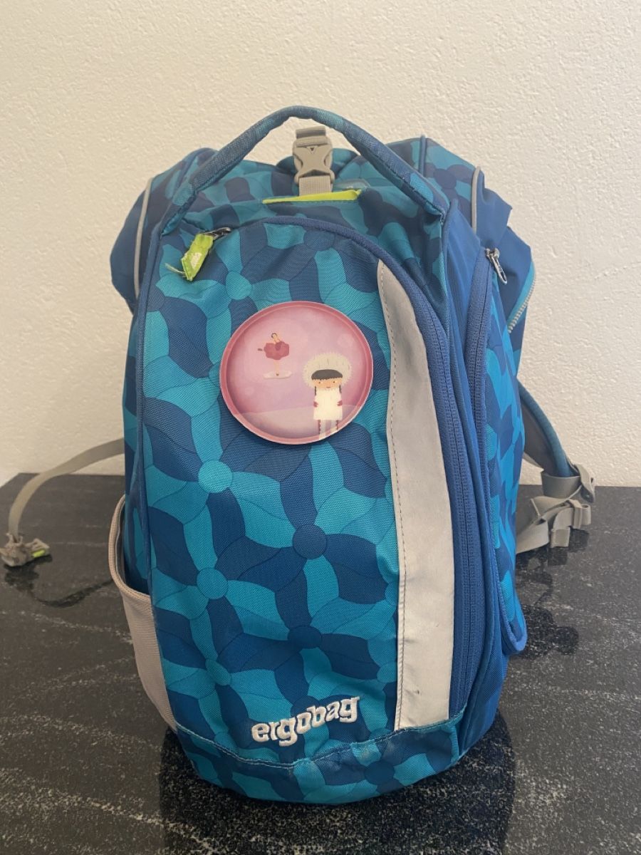 Ladenausstattungen & Messebau: Ergobag Schulrucksack mit Sportrucksack – Gebraucht aus Stäfa von Protea3 2