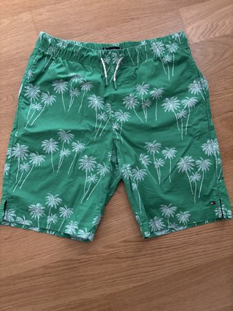 Shorts Tommy Hilfiger Grösse 176 Palmenprint gut