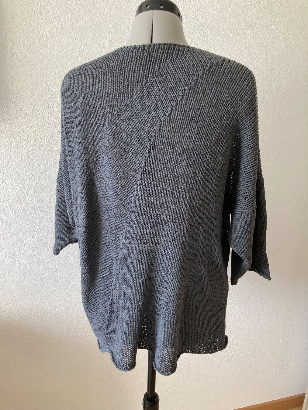 Maglioni & Felpe: Garn-Pullover, asymmetrisch, Gr. ca. L – Usato da Samedan venduto da chickenrun01 1