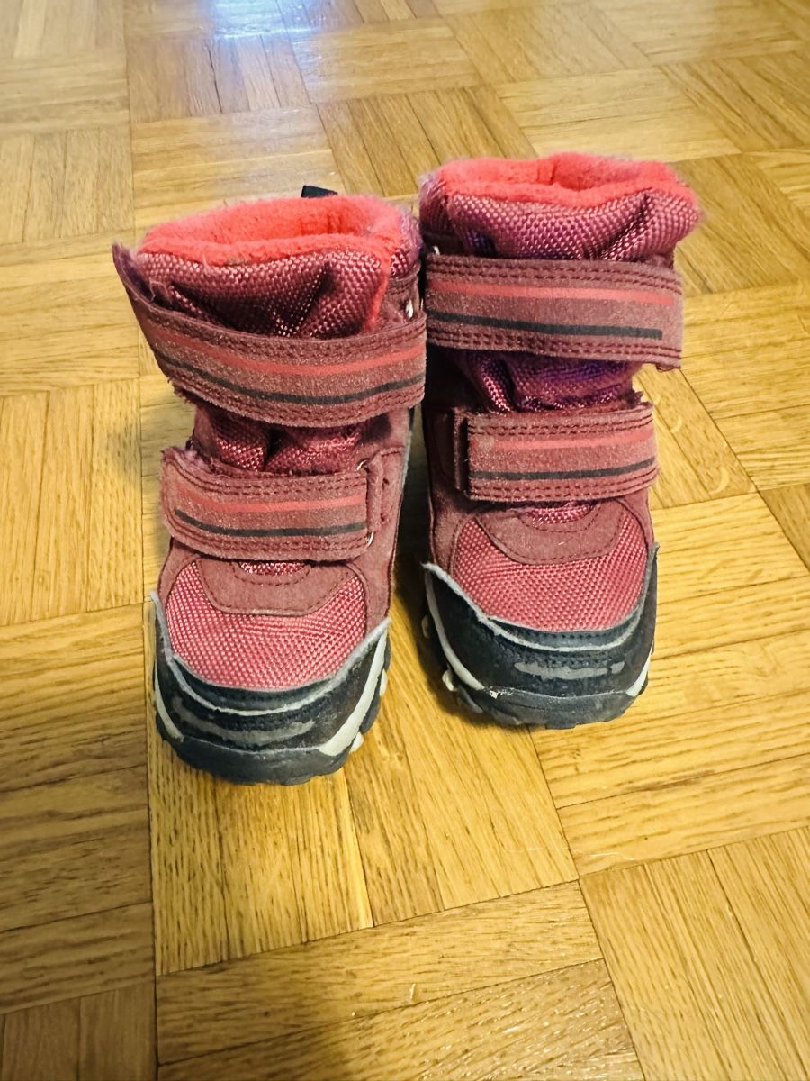 Scarpe per ragazze: Winterstiefel Mädchen Grösse 24, Wasserdicht – Usato da Winterthur venduto da CaptainHungary
