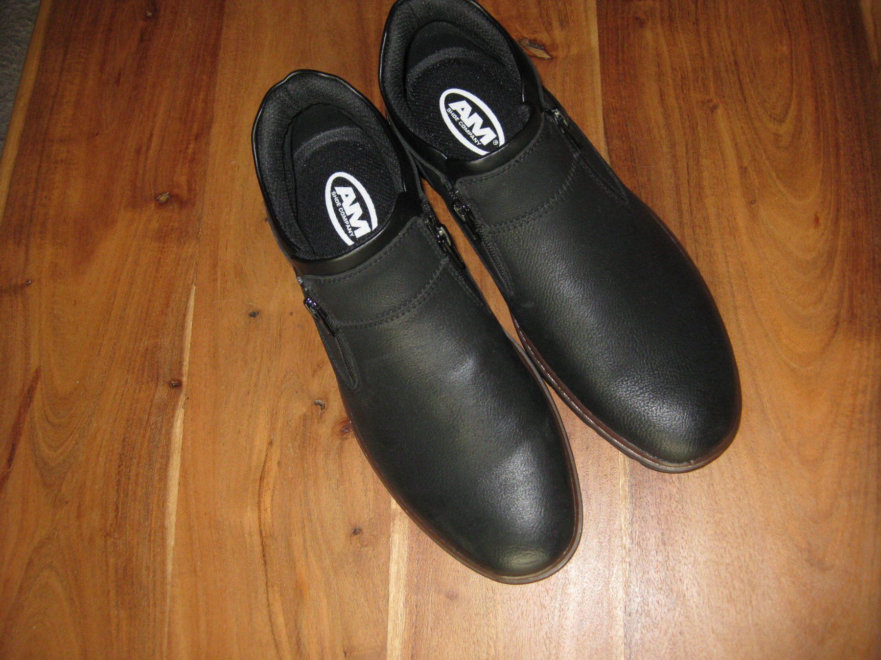 Scarpe da donna: Schwarze Stiefeletten Gr. 41 – Nuovo (secondo la descrizione) da Steinmaur venduto da Daka36