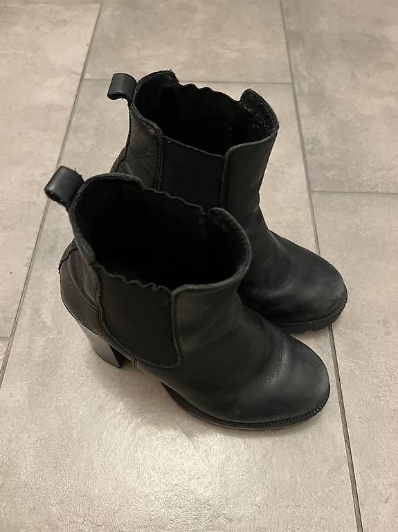 Scarpe da donna: LEDER STIEFELETTEN MIT ABSATZ – Usato da Zürich venduto da bekkabra 1
