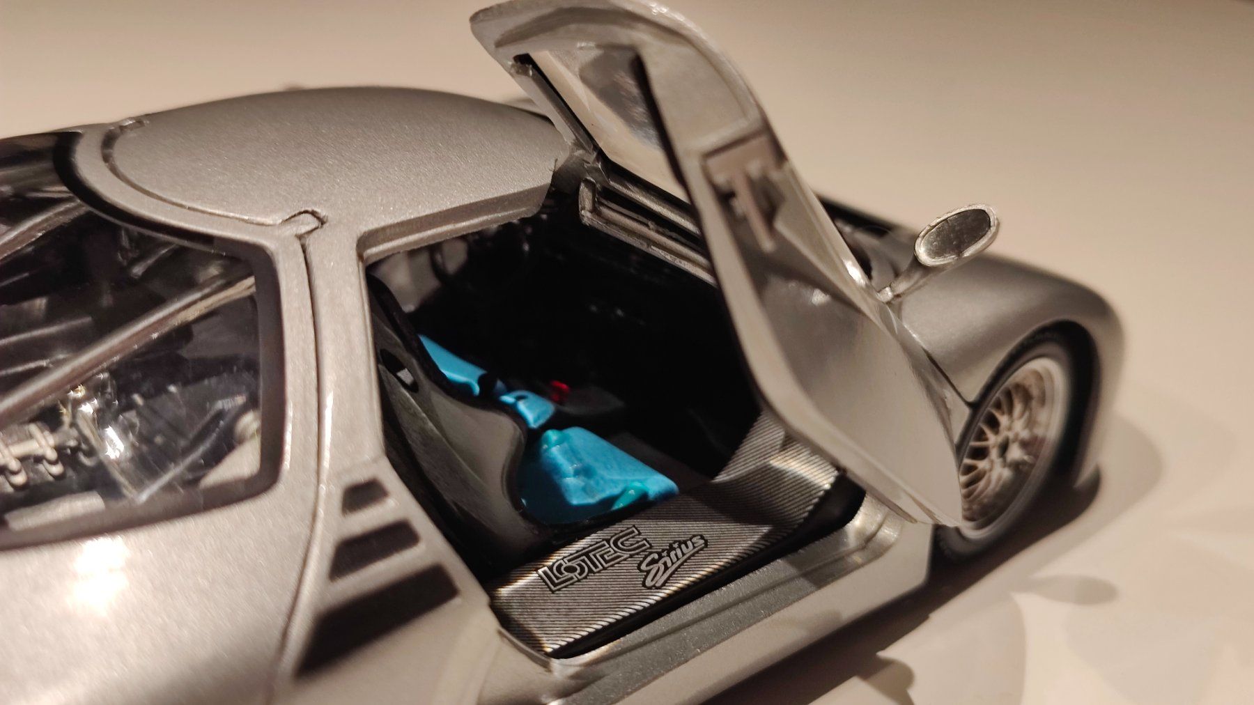 Modellini d'auto: Lotec Sirius Maxi Car 1:18 silber – Nuovo (secondo la descrizione) da Alpnach Dorf venduto da Rrducati 7