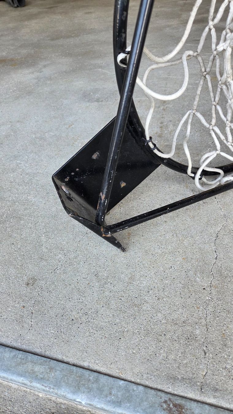 Basketballkörbe: massiver Basketballkorb – Gebraucht aus Wila von Smei 1