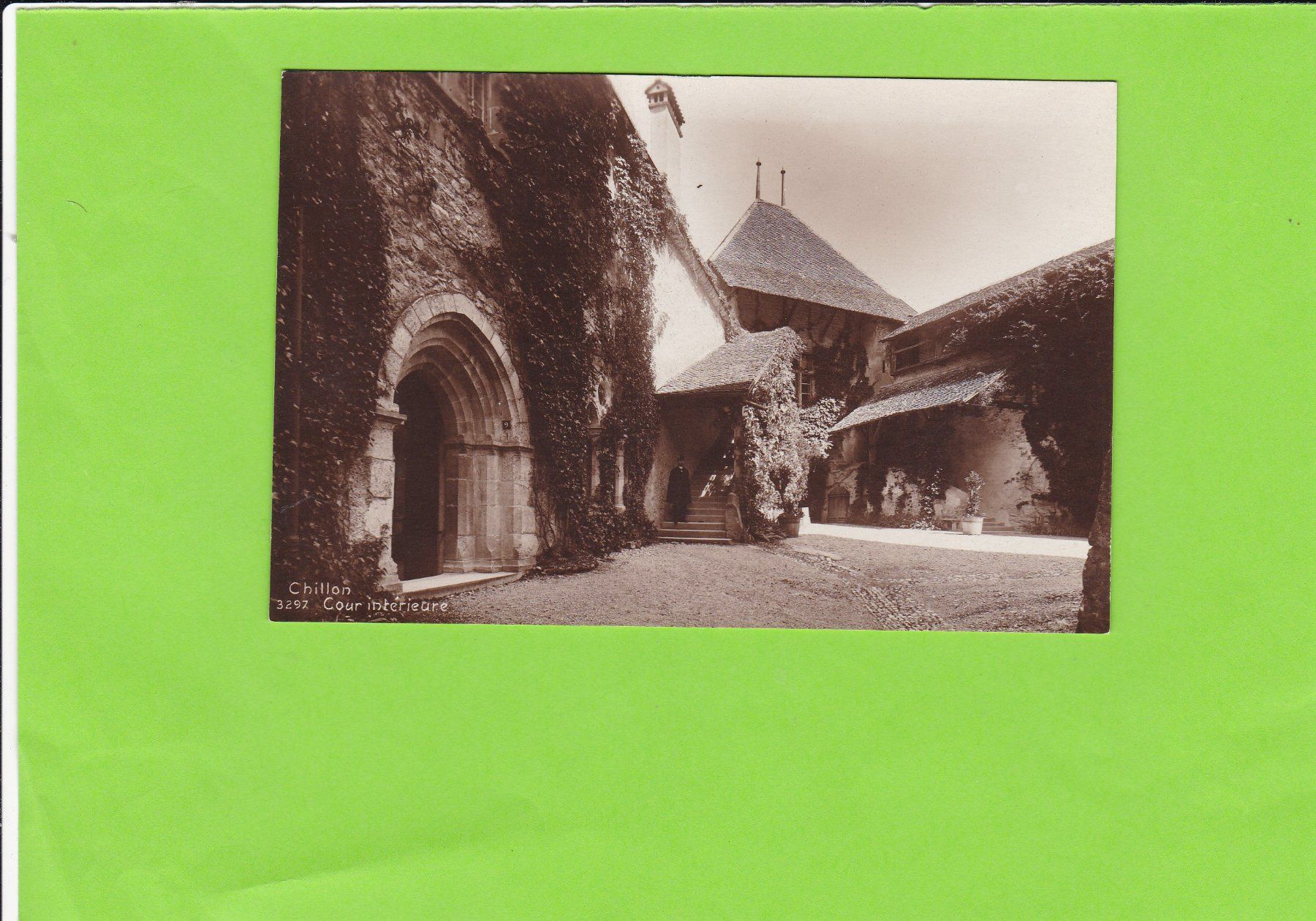 Cartoline postali: Chillon, Cour Intérieur – Usato da St. Peterzell venduto da neckertal