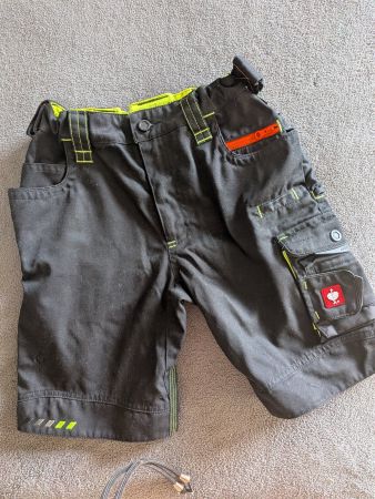 Sehr gut erhaltene kurze Engelbert Strauss Hosen, Gr 134/140