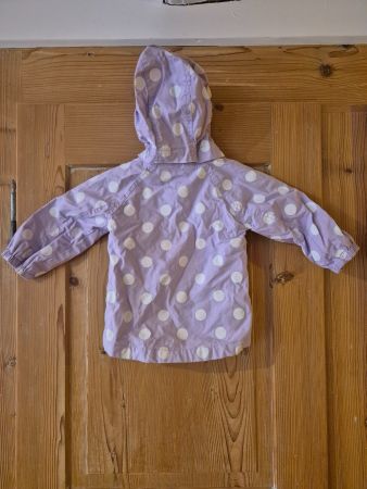 Lila Regenjacke, Gr. 80, abnehmbare Kapuze, Versand möglich