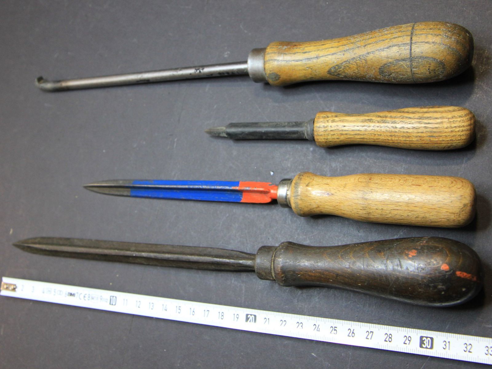 Tutti gli attrezzi: Dreikant- und Flachschaber – Usato da Hölstein venduto da Kraftpaket 2