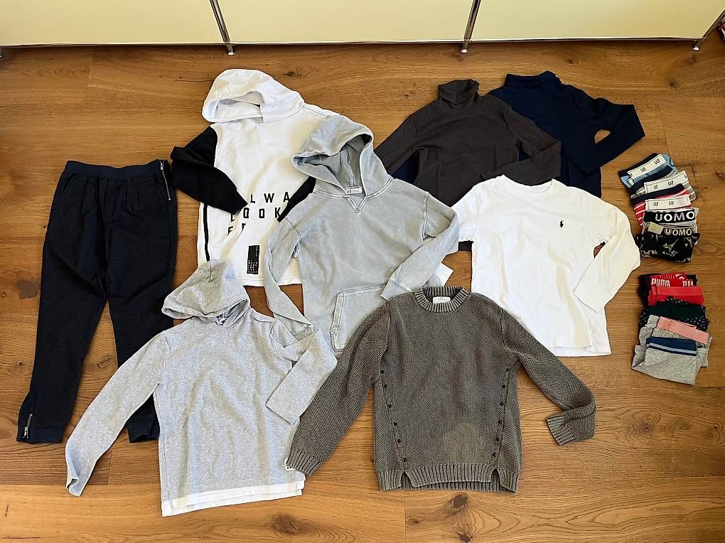 Lotti & Set di vestiti: Kleiderpaket 134/140 – Usato da Jona venduto da sabi9
