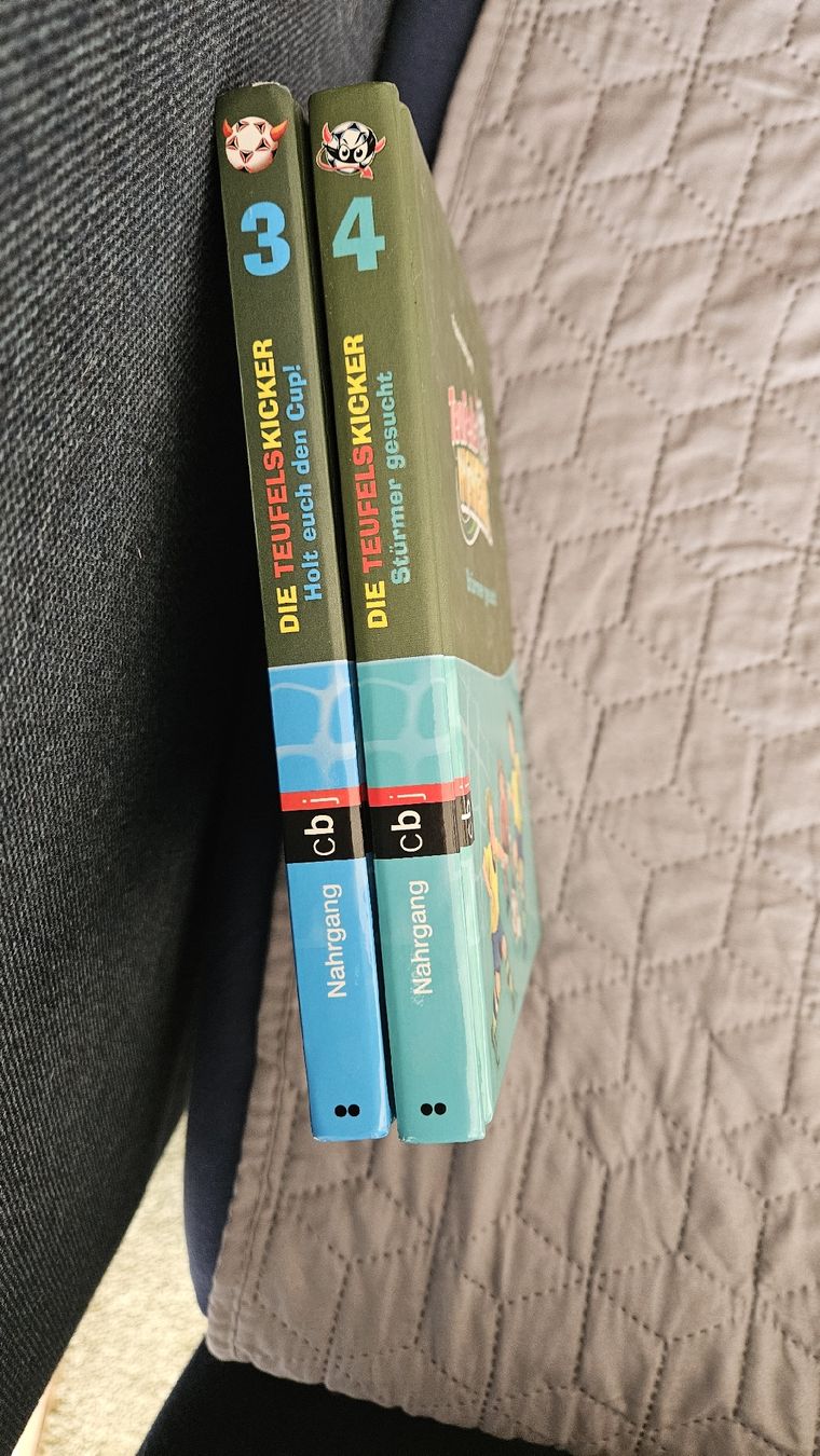 Bücher: Teufels Kicker Band 3 +4 – Gebraucht aus Fulenbach von Sarah79 3