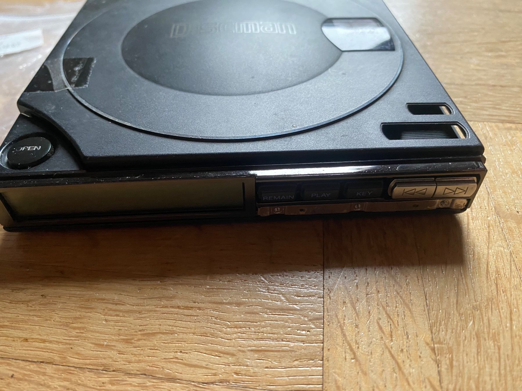 Lettore multimediale portatile: Legäderer Sony Discman D-10 (defekt) – Difettoso da Adliswil venduto da synchrot 1