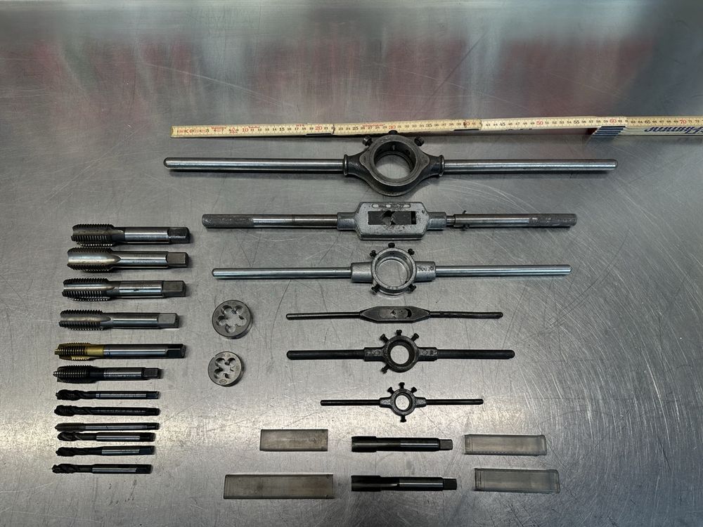 Tous les outils: Gewindeschneidsatz HSS Gewindebohrer Schneideisen Windeisen – D'occasion à Schwende par weesli 1