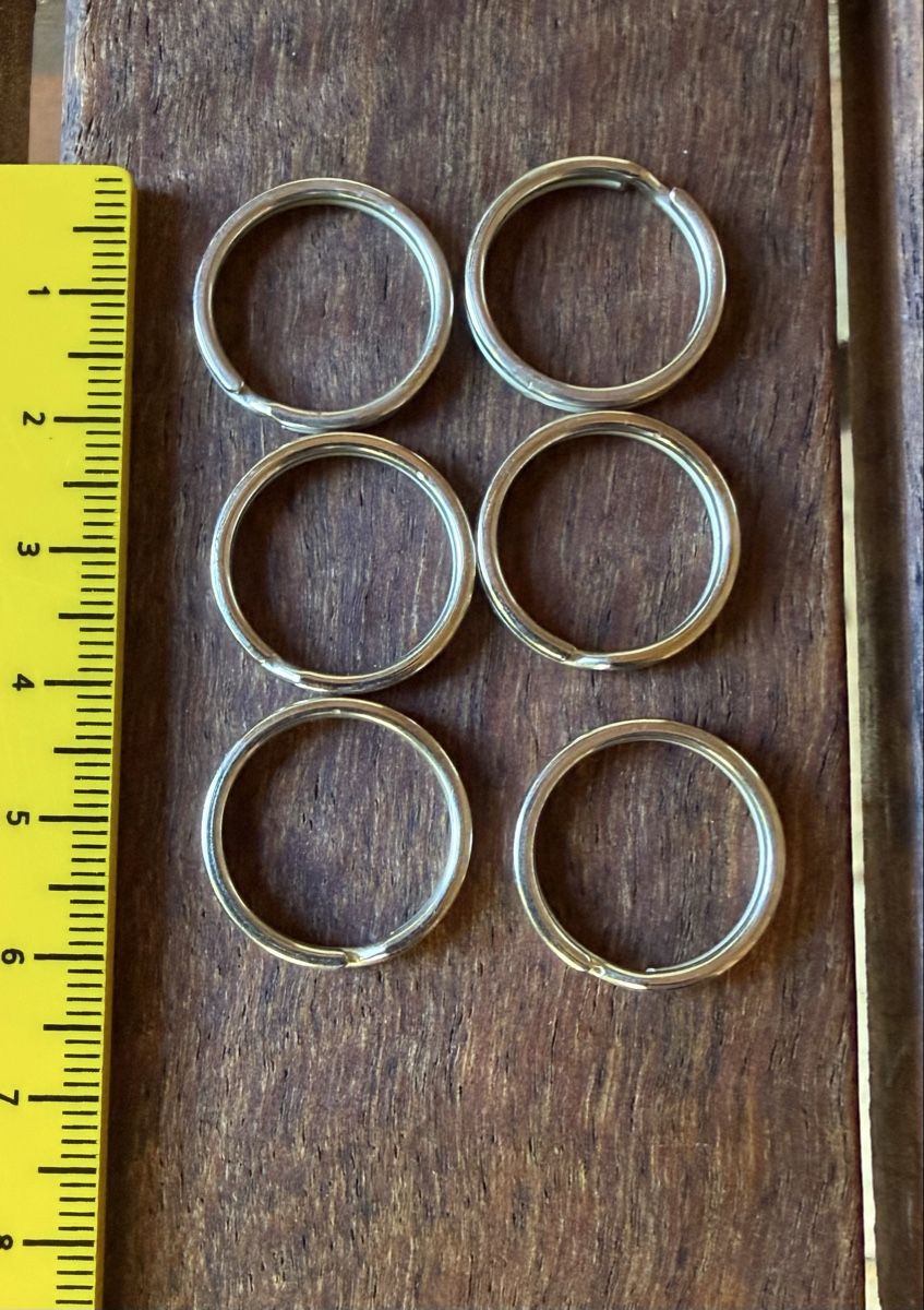 Portachiavi: 6 Schlüsselringe neu 2 cm – Nuovo e nell'imballaggio originale da Erlenbach ZH venduto da Ritschly