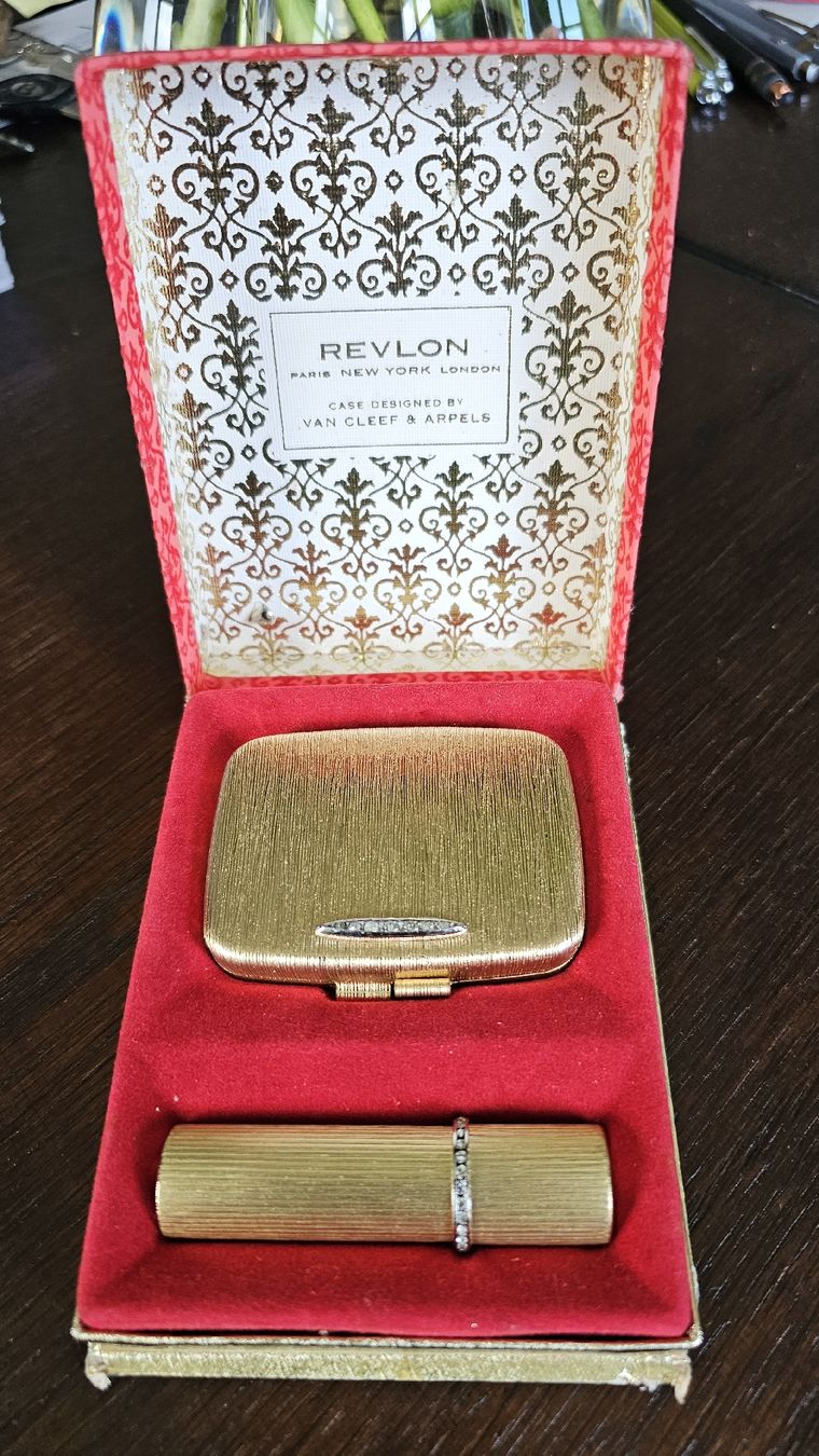 Make-up: Rare 1950s Revlon / Van Cleef Vanity Set Compact Lipstick – Usato da Hünenberg venduto da mar_vqb7 1