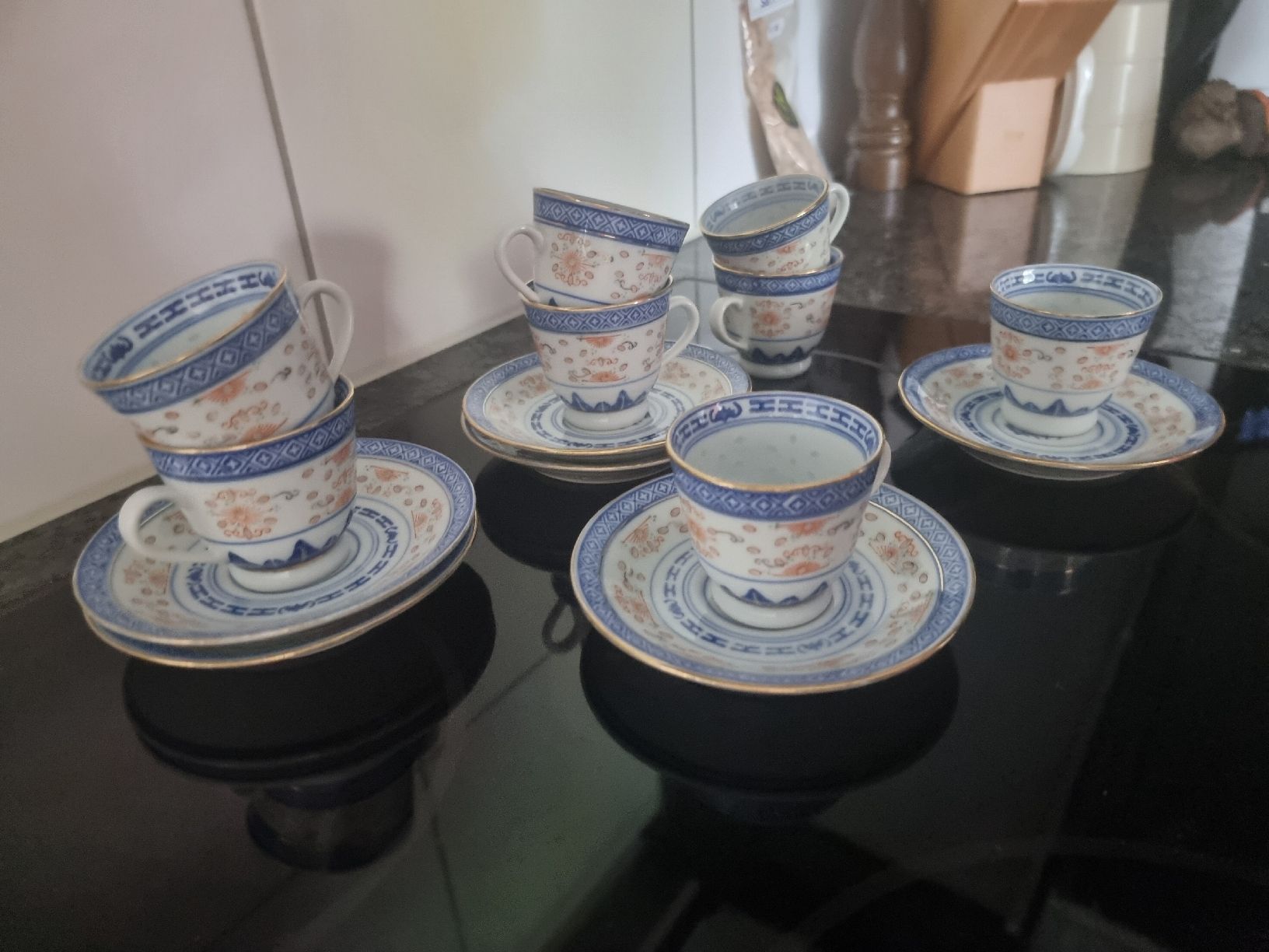 Set di piatti: Asiatisches Teeservice – Usato da Zweidlen venduto da VG159 2
