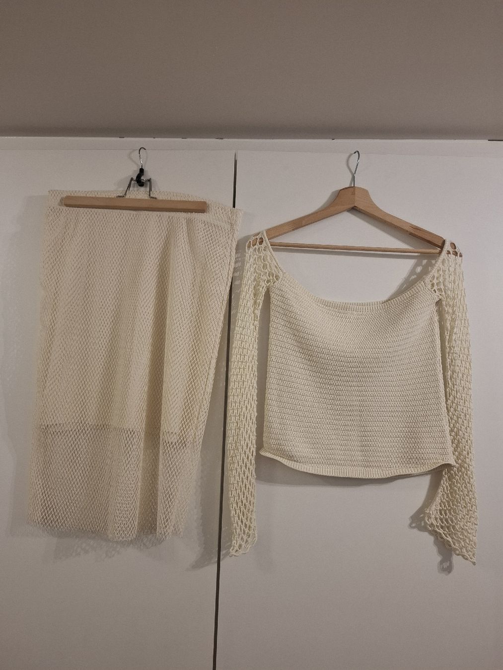 Zara Vestiti: Zara Strick Pullover off shoulder top und Rock L Sommer – Nuovo (secondo la descrizione) da Dietikon venduto da MrSapin