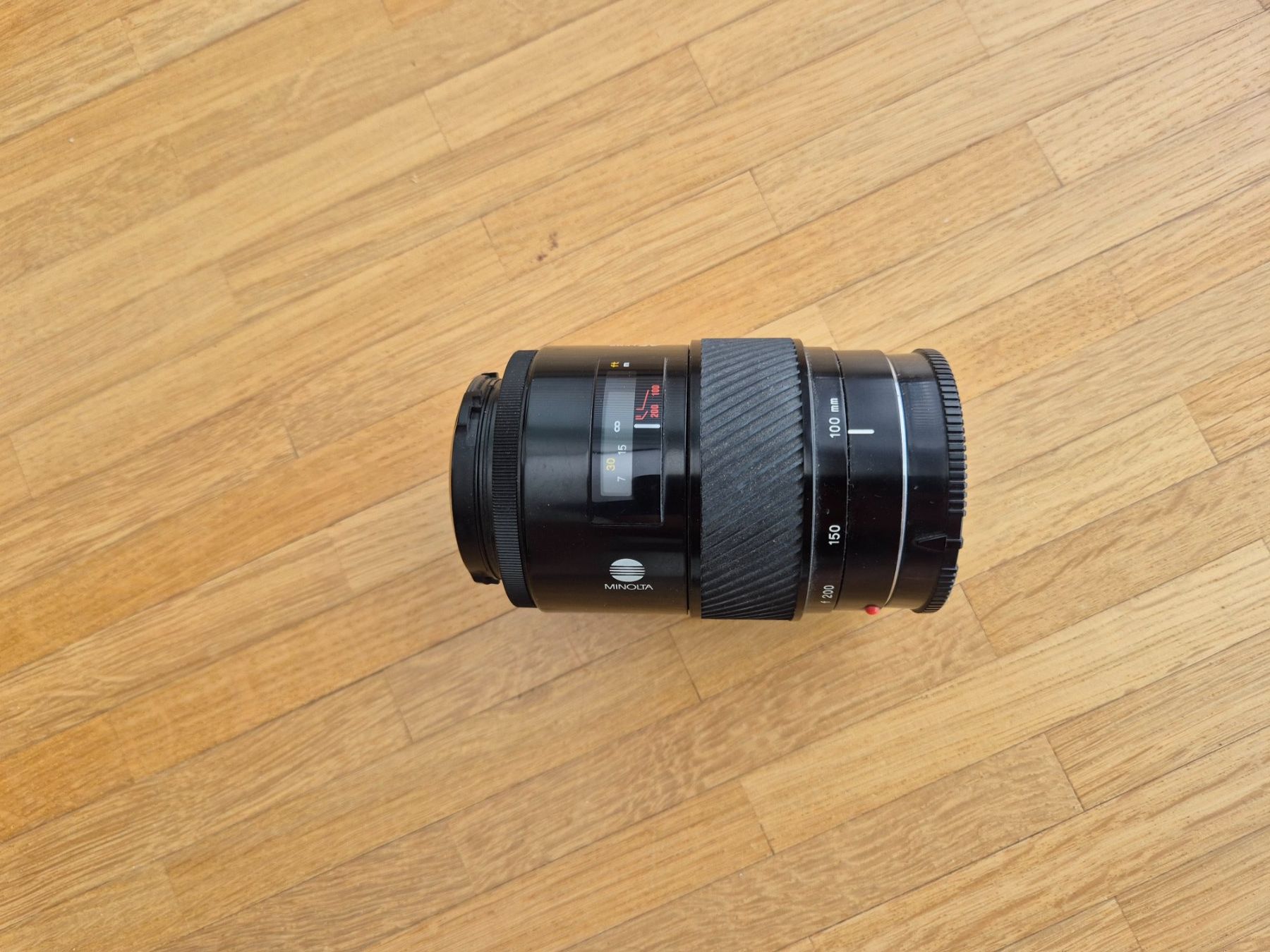 Minolta Obiettivi: Fotoobjektiv Minolta AF LENS 100-200 – Usato da Wettingen venduto da Lenny15 1