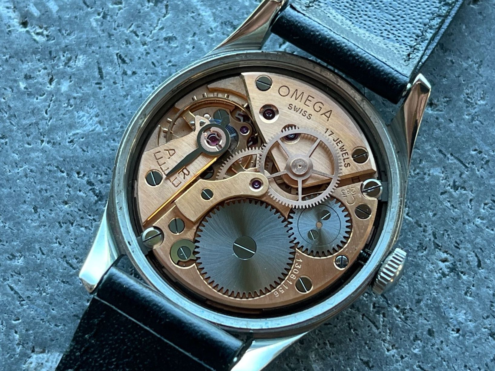 Omega Uhren: OMEGA 2640-3 HONEYCOMB NOS – Neu (gemäss Beschreibung) aus Beinwil am See von watchfever 6
