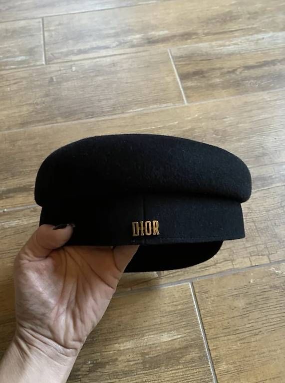 Dior Chapeaux, bonnets & casquettes: DIOR Wool black hat – D'occasion à Zürich par Nast_a 1