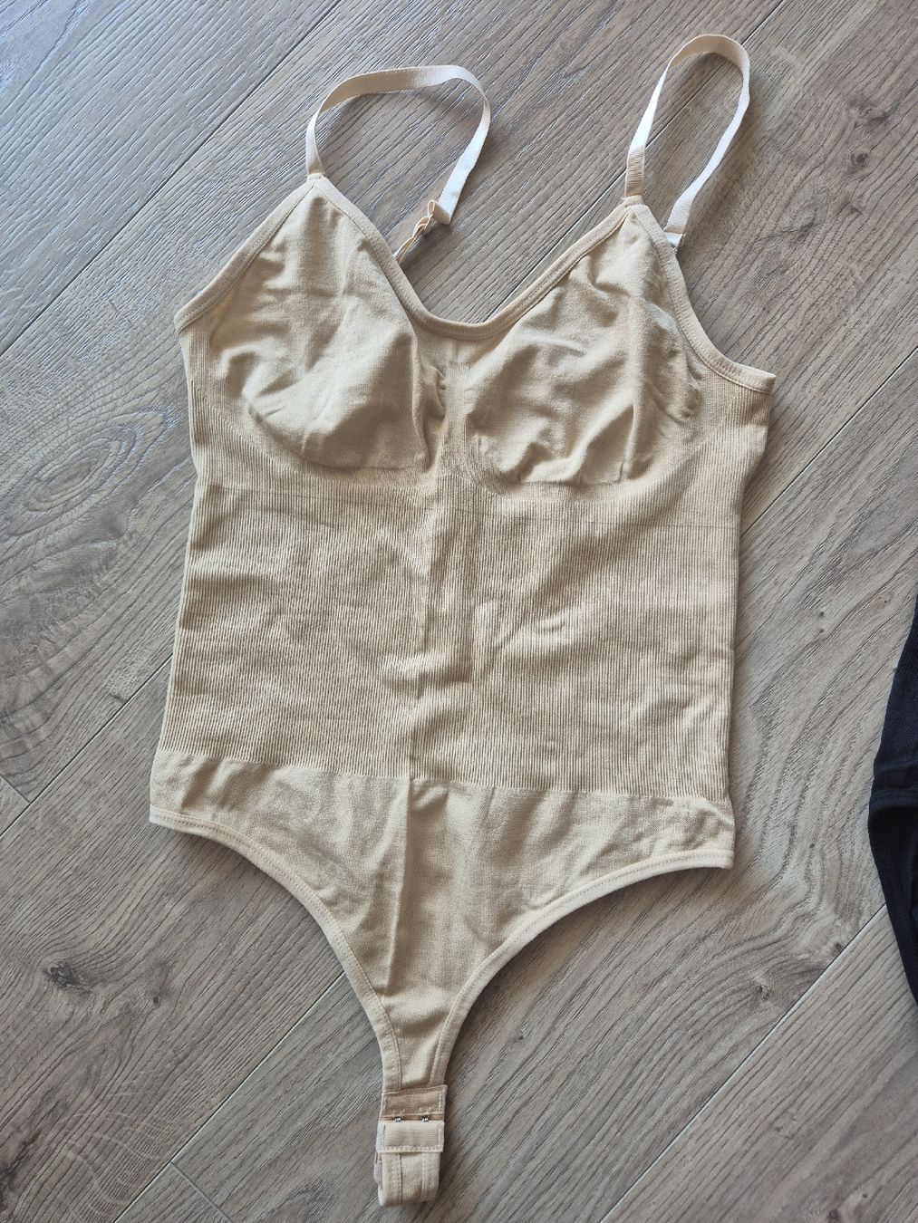 Top: Formender Body Schwarz & Beige Gr L NEU! – Nuovo (secondo la descrizione) da Oberbuchsiten venduto da Wilandra 1