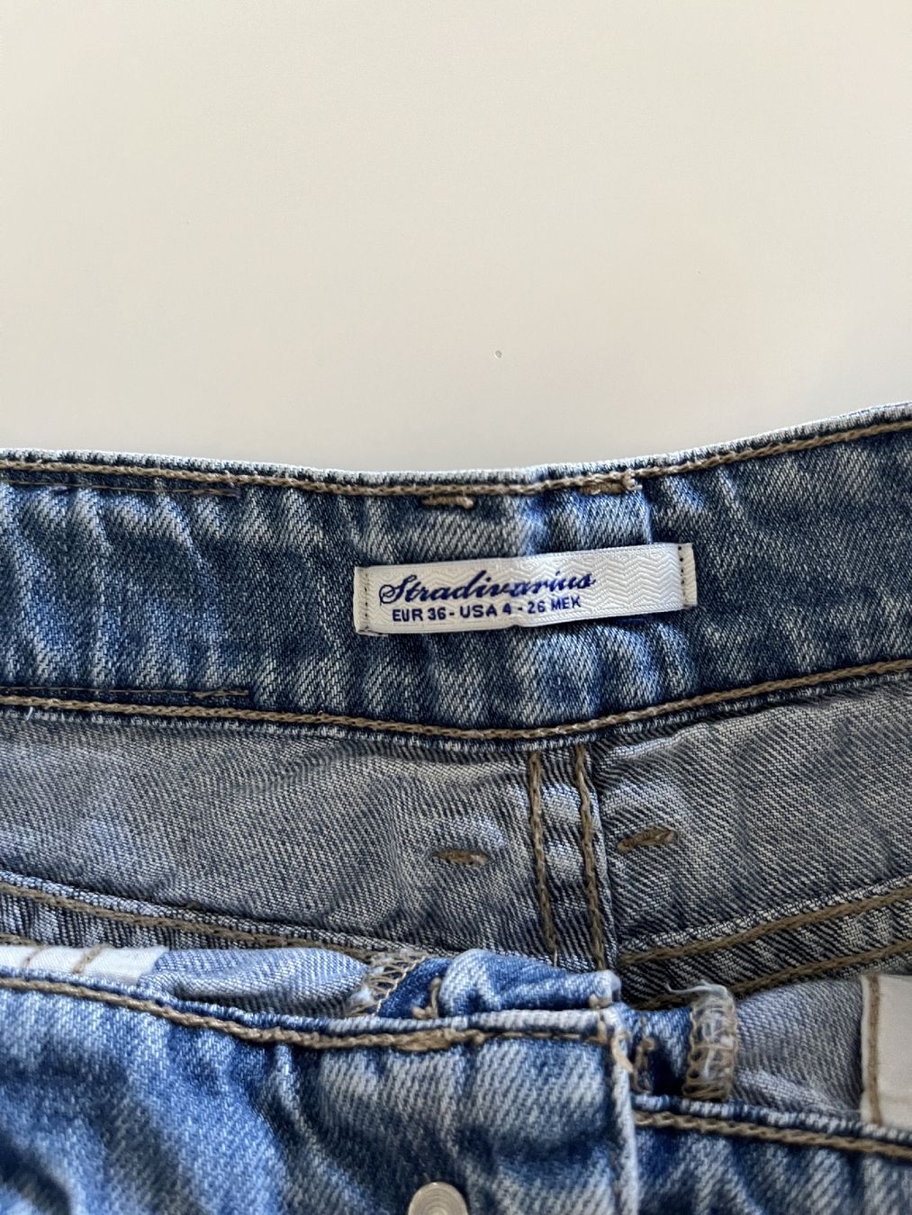 Stradivarius Jeans: Stradivarius Denim Shorts Gr 36 – Usato da Basel venduto da JJ.Elena 4