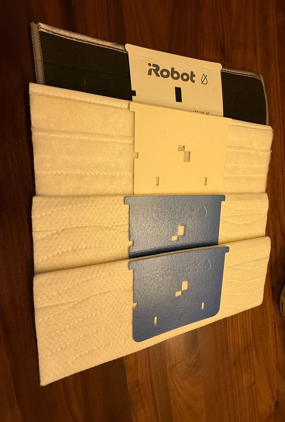 Irobot Staubsauger & Zubehör: Wischroboter Irobot – Gebraucht aus Staffelbach von kim_8pmk 7