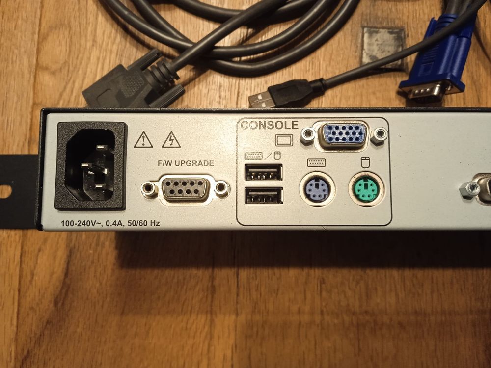 switch KVM HPE AF611A Server Console Switch 1x4 4Port Kaufen auf