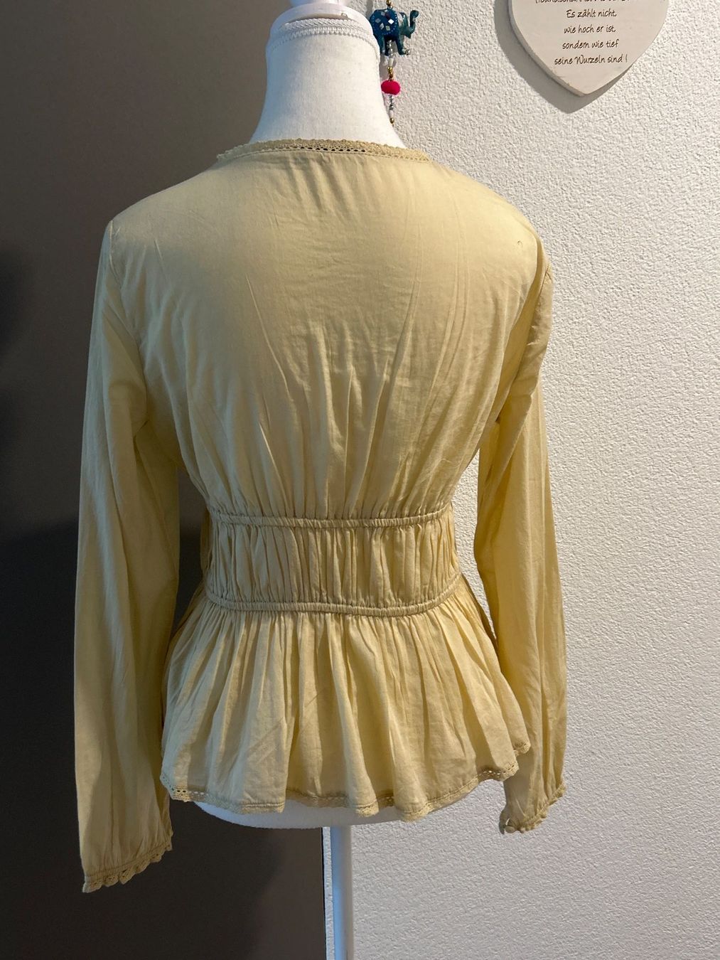 Zara Blusen: Damenbluse langarm hellbeige von Zara Grösse XS – Gebraucht aus Brunnen von Nala2929 5