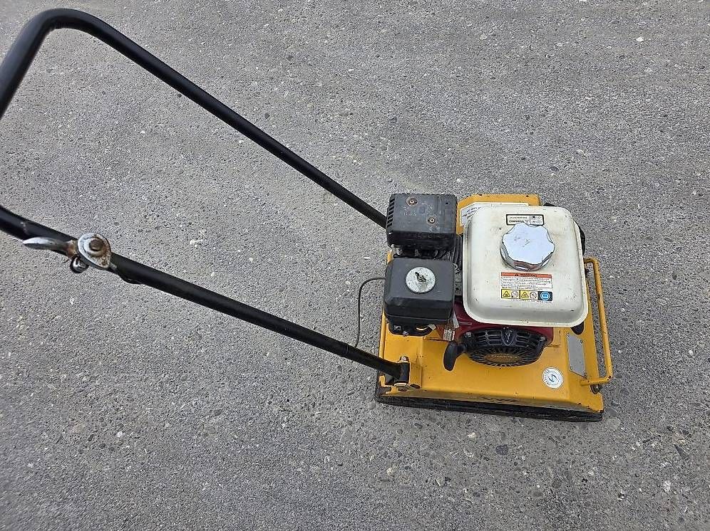 Tutte le macchine: Vibro - Platte mit Honda - Motor – Usato da Schwarzenegg venduto da Stakro
