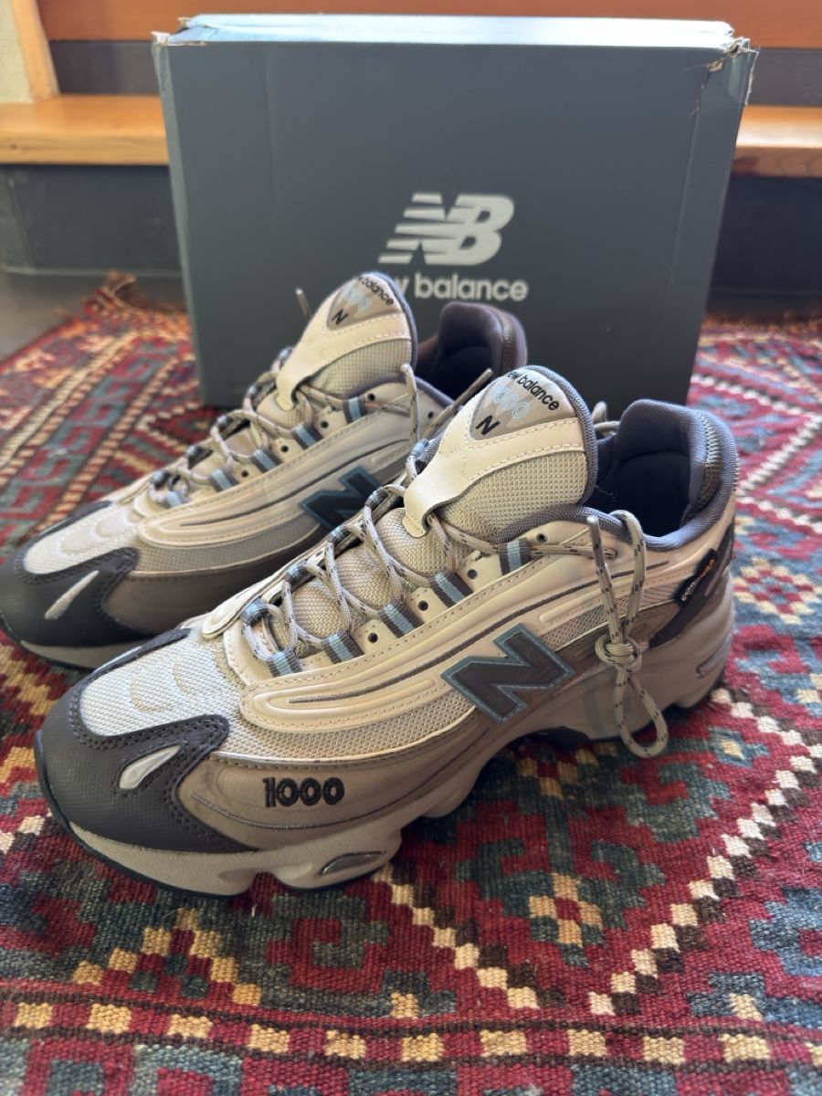 New Balance Scarpe da uomo: New Balance M1000 Dockside Sneaker, Grösse 43 – Usato da Neuendorf venduto da Bleu_primitif 1