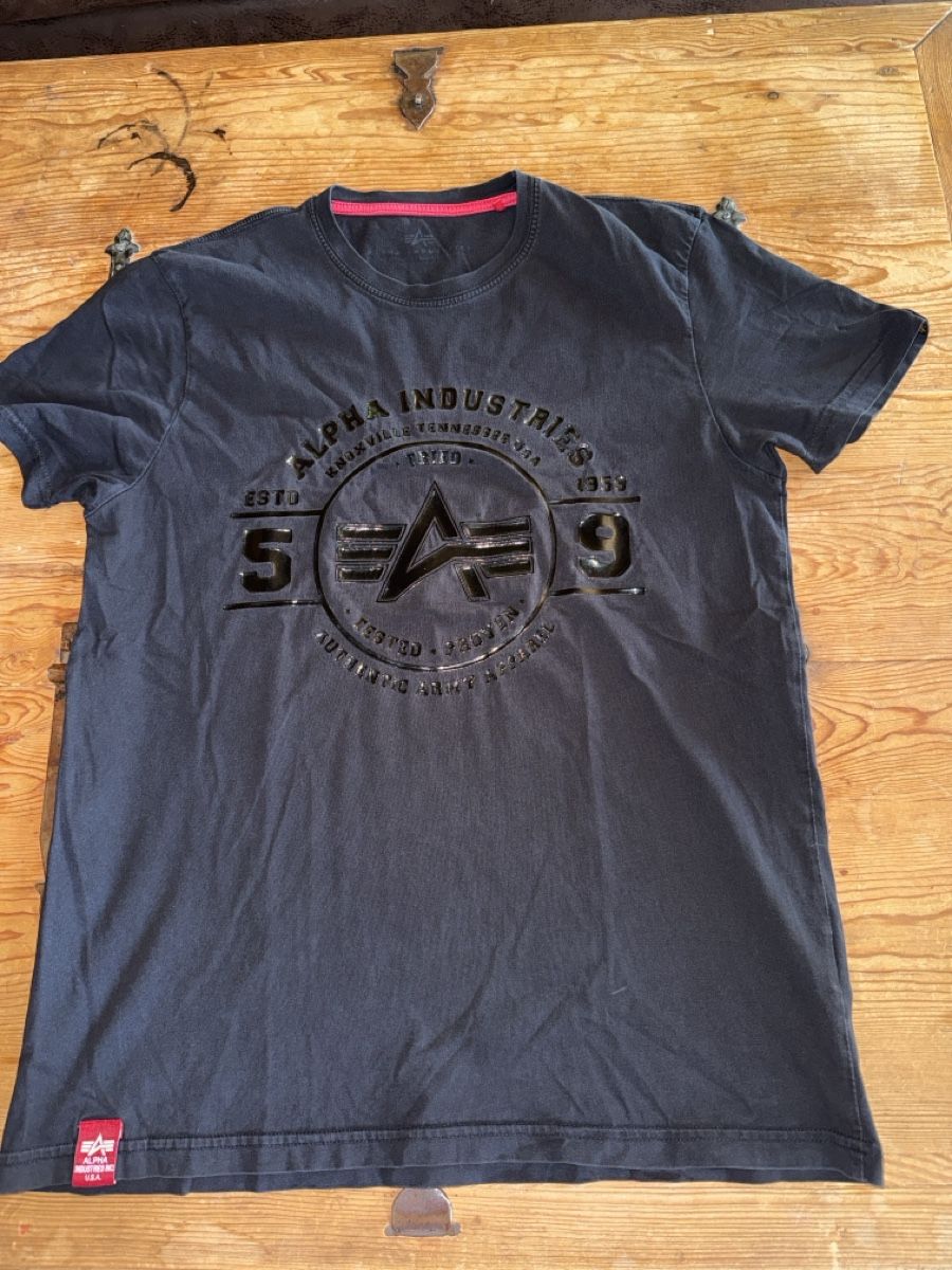 Alpha Industries T-shirt: Alpha Industries Shirt Gr. S Schwarz – Nuovo (secondo la descrizione) da Mauren venduto da ducducturi