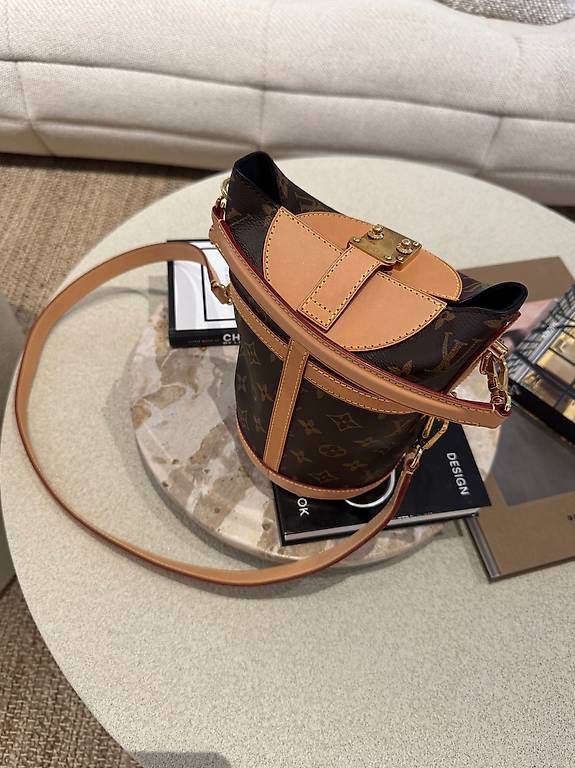 Louis Vuitton Taschen: LOUIS VUITTON TASCHE – Neu (gemäss Beschreibung) aus Schwyz von bofb 5
