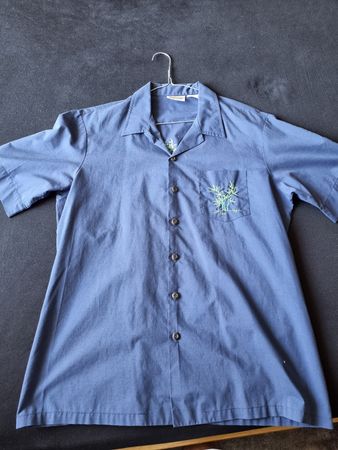 Vintage Hemd mit Tiger Stickerei, Grösse L, Top Zustand!