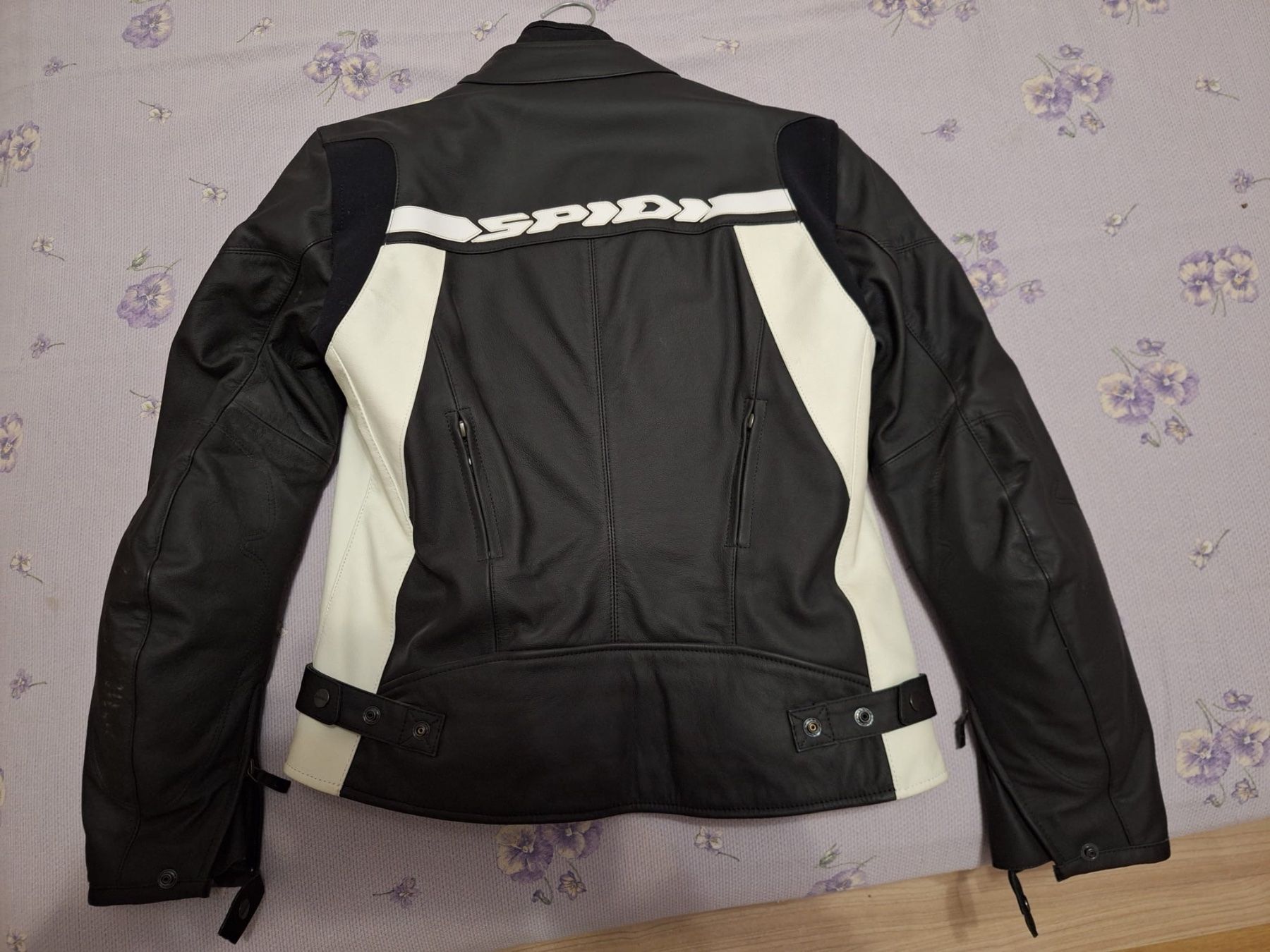 Jacken: Giacca Moto Donna Taglia 48 – Gebraucht aus Comano von fab_j5bq 1