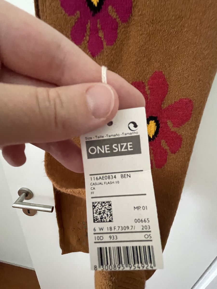 Benetton Foulard & Sciarpe: Benetton Wolle Halstuch  NEU – Nuovo e nell'imballaggio originale da Adliswil venduto da Udarius 1