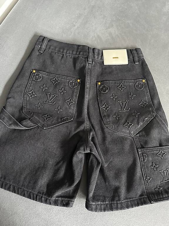 Pantaloni: LV Carpenter Shorts – Nuovo e nell'imballaggio originale da Lupfig venduto da CEichi812 1