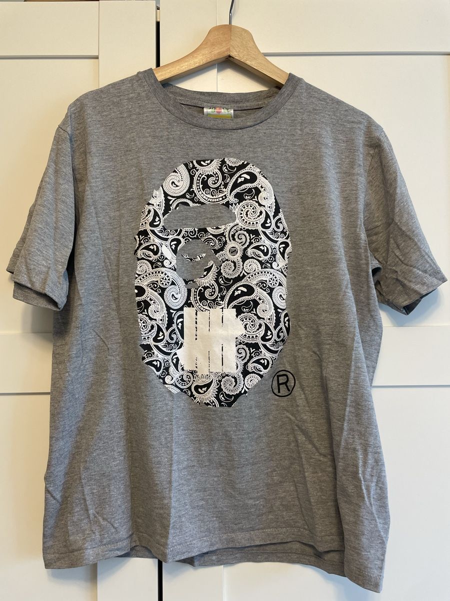 Bape T-Shirts: Tshirt von Bape x Undefeated, grau, Grösse M – Gebraucht aus Jona von Livelotte8