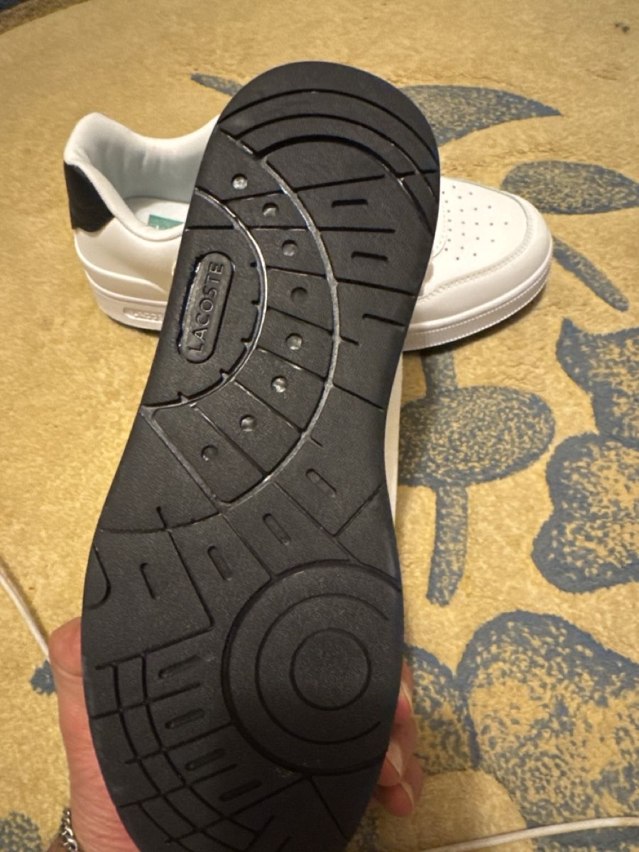 Herrenschuhe: Lacoste Baskets blanches, taille 43, État impeccable. – Neu und originalverpackt aus Fribourg von far_p8f5 2