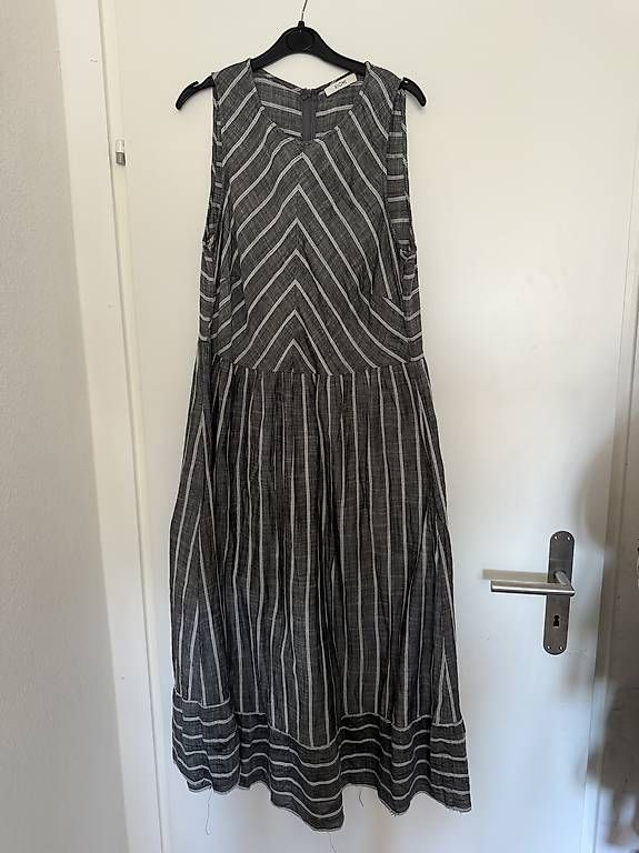 Lotti di vestiti: 7 Kleider M / L – Usato da Zürich venduto da Sashkica 3