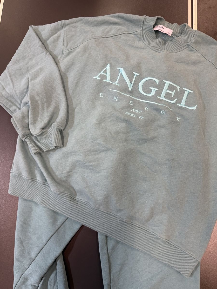 Bershka Lotti di vestiti: Bershka Angel Jogger Set Gr. M – Usato da Bern venduto da Natacha1997