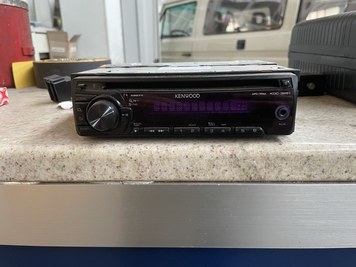 Kenwood Radio: Autoradio Kenwood – Usato da Bottighofen venduto da Goldtimers